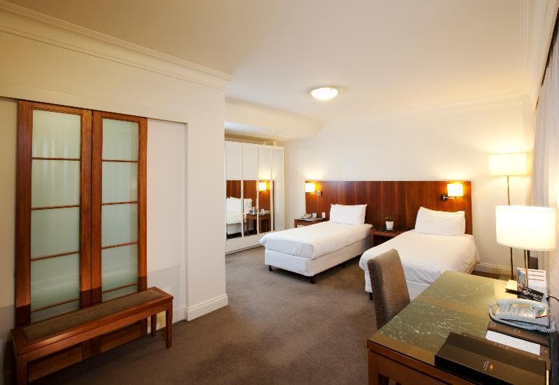 Majestic Roof Garden Hotel 4