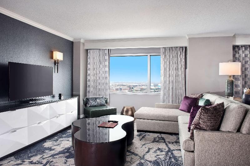 Hilton Baltimore Inner Harbor 4