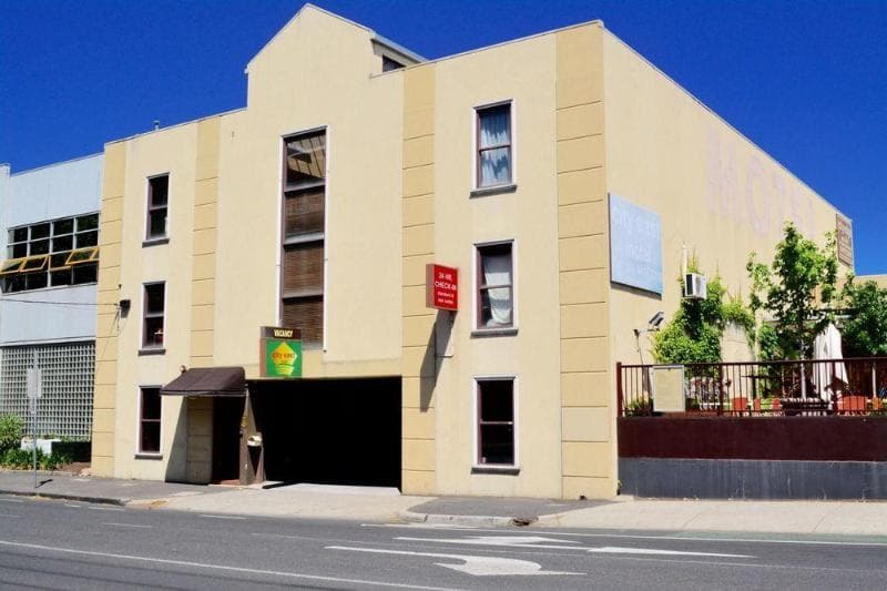 City East Motel 5