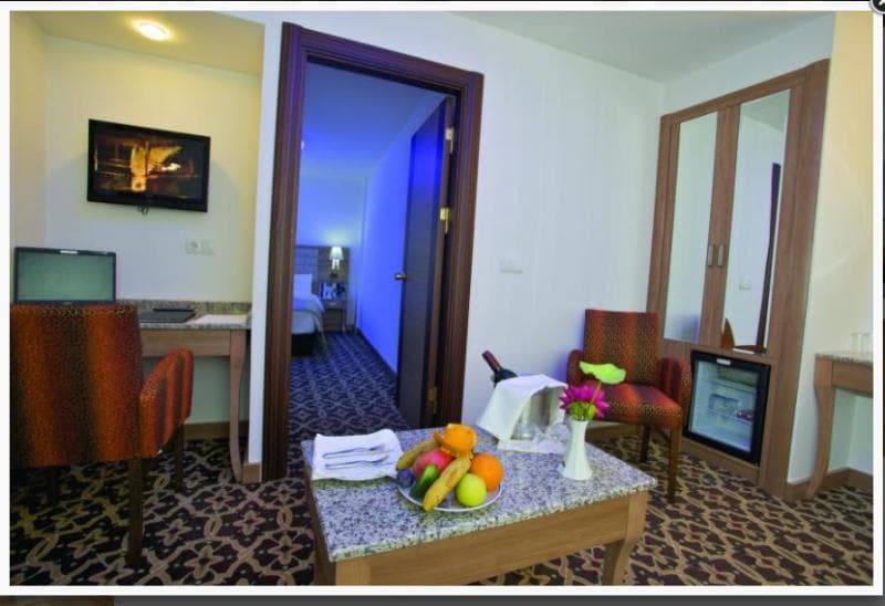 The City Hotel 4