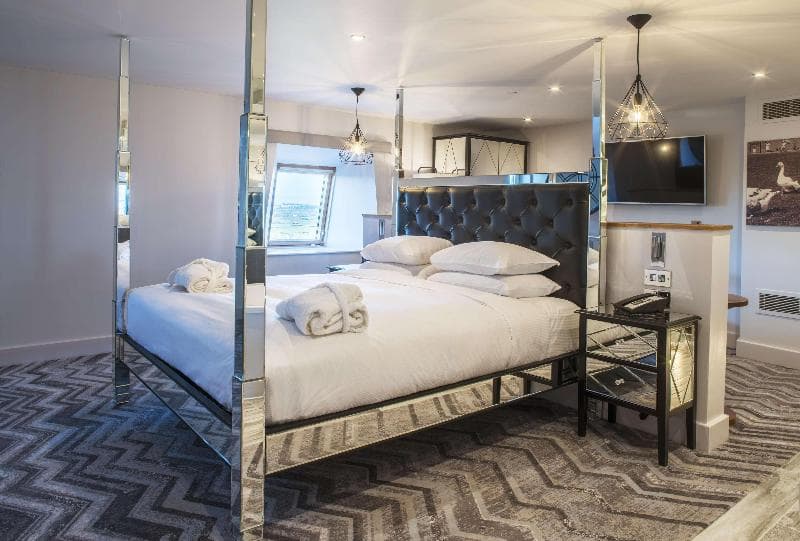 DoubleTree by Hilton Bristol South - Cadbury House 5