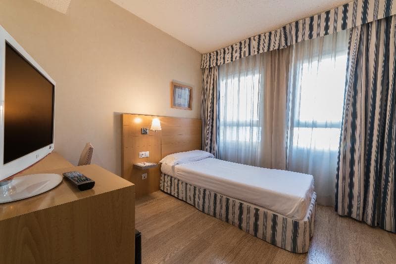 Infanta Mercedes (Adults only) 4