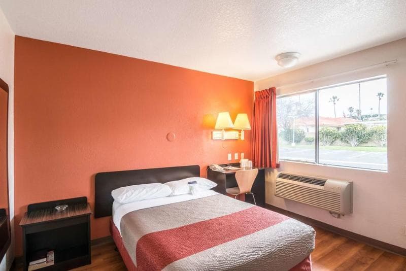 Motel 6 Ventura Beach 2