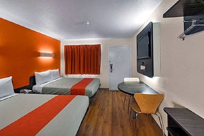 Motel 6 Carlsbad South 2