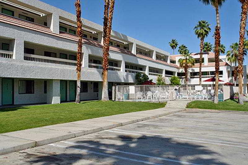 Motel 6 Palm Springs Downtown 2