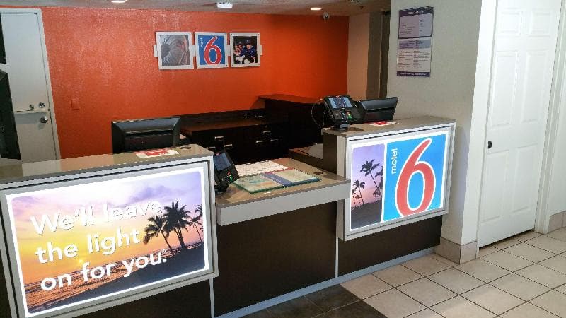Motel 6 Palm Springs Downtown photo 1