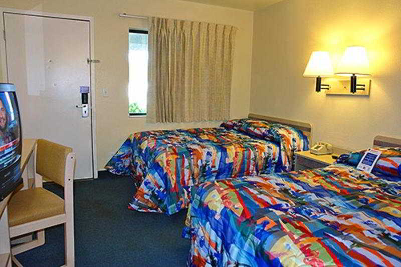 Motel 6 Palm Springs Downtown 3