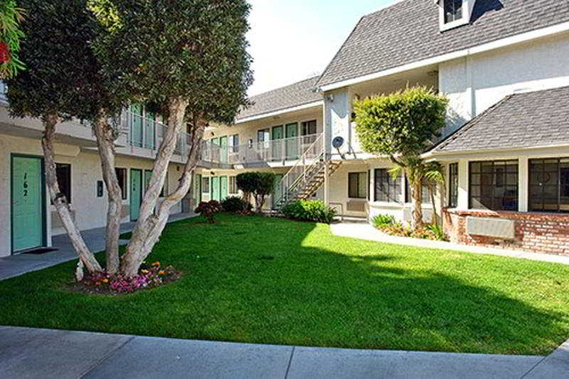 Carlsbad Village Inn main