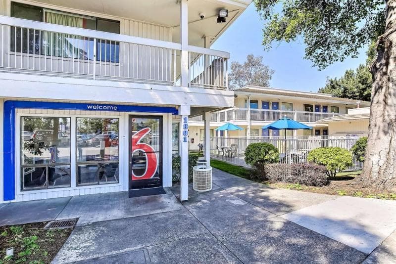 Motel 6 Oakland - Embarcadero 2