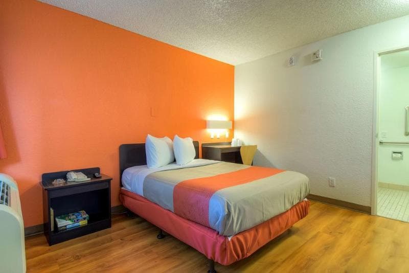 Motel 6 Las Vegas, Nv - Tropicana photo 1