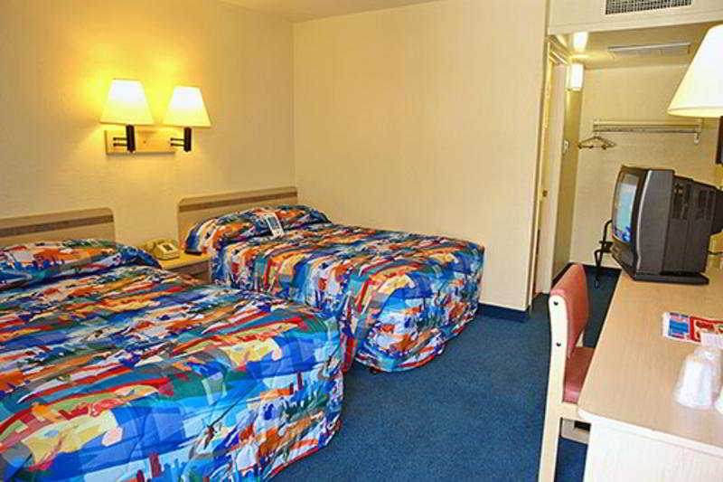 Motel 6 Reno - Livestock Events Center 4