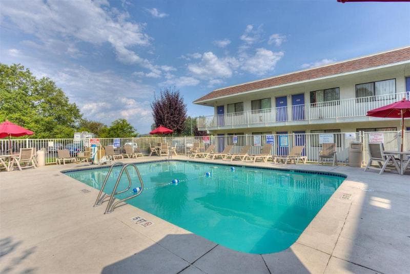 Motel 6 Portland East - Troutdale 5