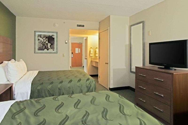 Quality Suites Lake Wright - Norfolk Airport photo 1