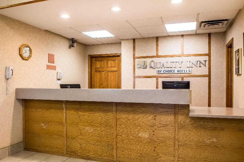 Quality Inn Morris I-80 5