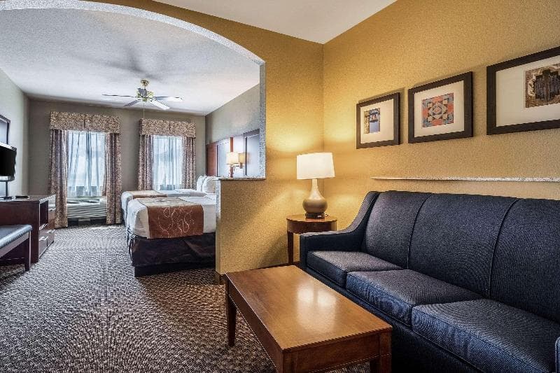 Comfort Suites Near Texas State University 2