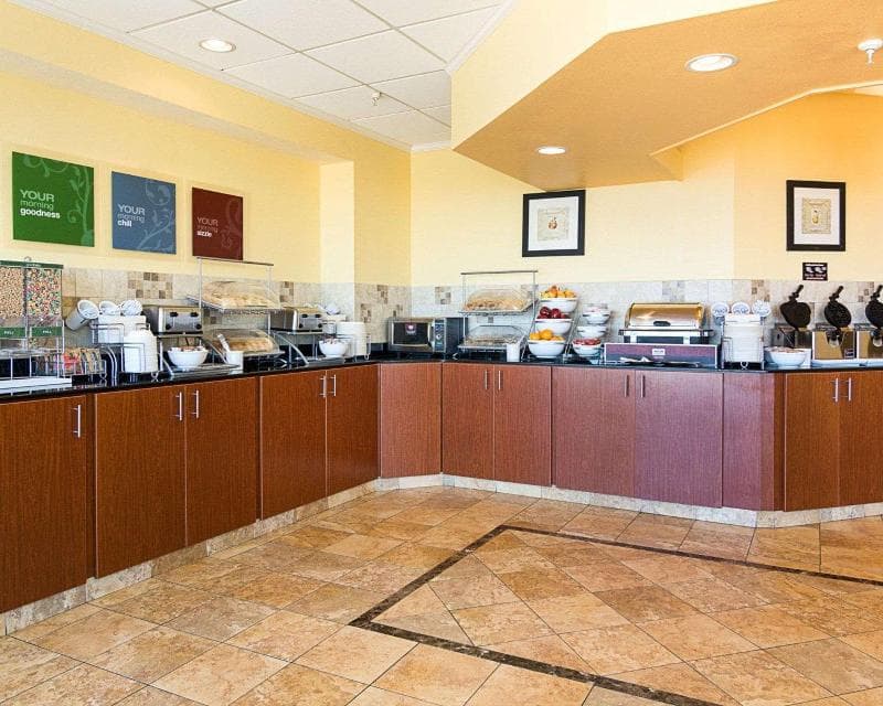 Comfort Suites Beachfront 3