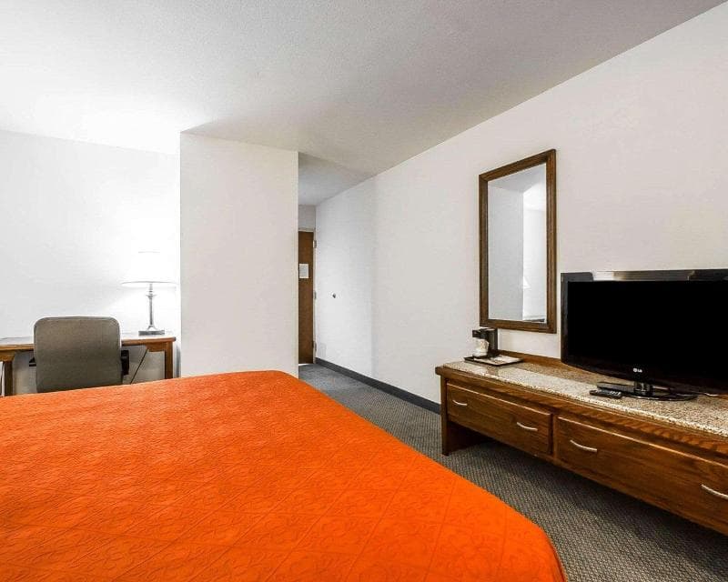 Quality Inn & Suites North 3