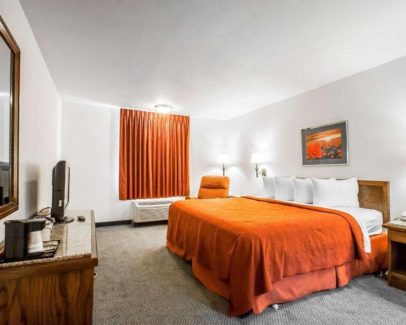 Quality Inn & Suites North 5