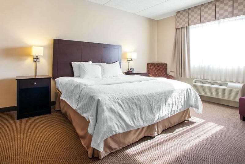 Four Points by Sheraton Milwaukee Airport 3