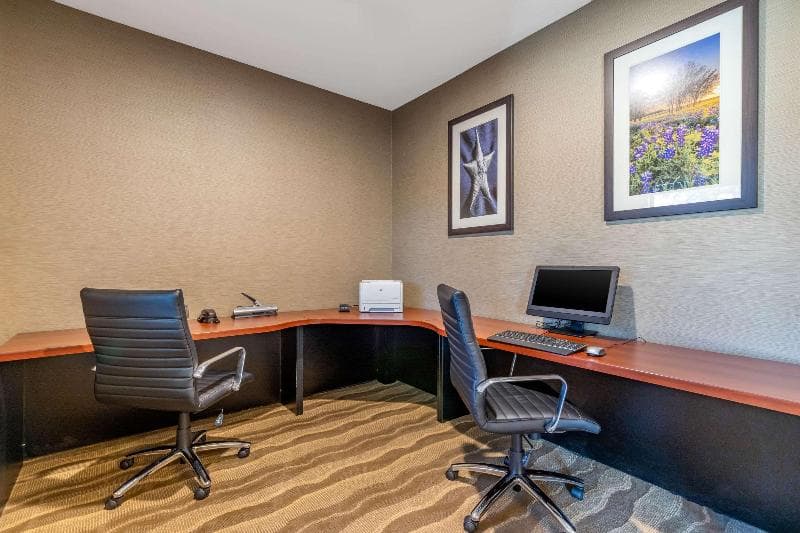 Comfort Suites Stone Oak photo 1