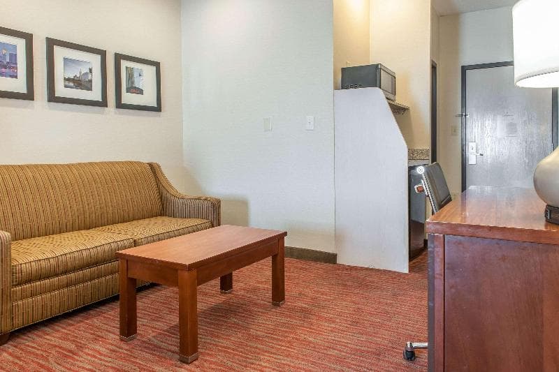 Comfort Suites 2