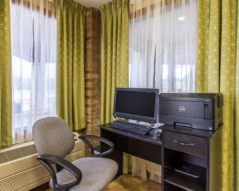 Quality Inn photo 1