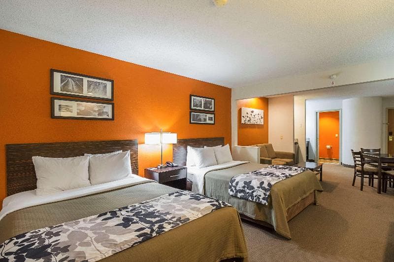 Sleep Inn & Suites 4
