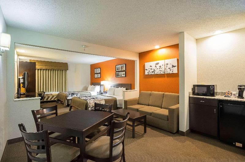 Sleep Inn & Suites 5