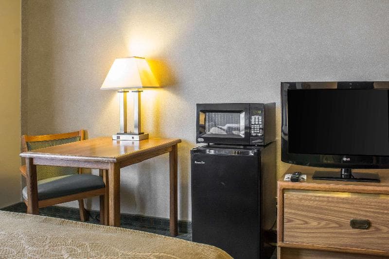 Comfort Inn 2