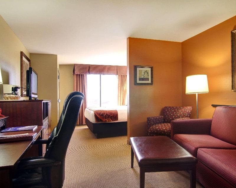 Comfort Suites El Paso West 4