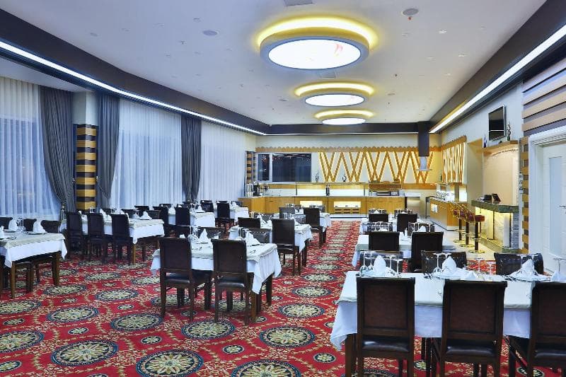 Marathon Hotel 4