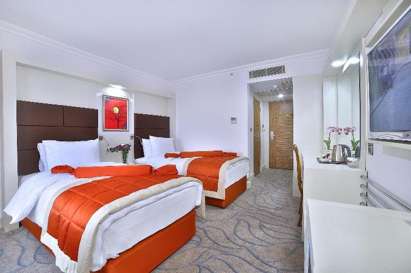Marathon Hotel 5