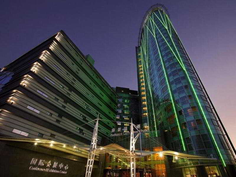 Radegast Lake View Hotel main