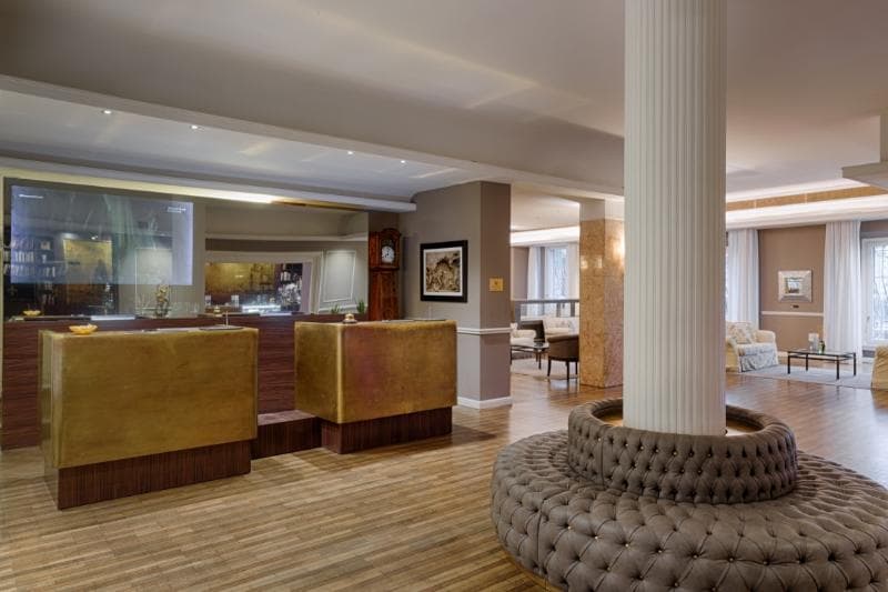 Plaza Hotel Lucchesi 4