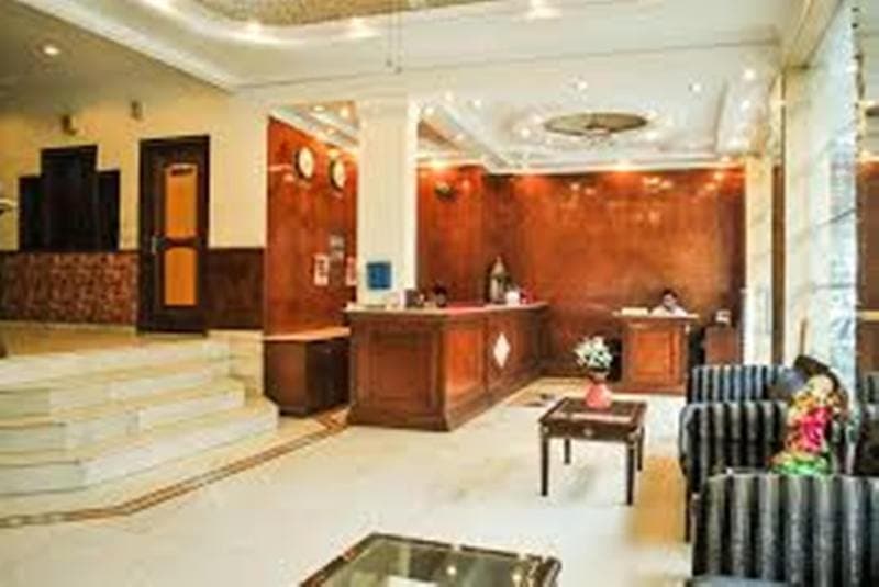 Capital O 2242 Hotel Yuvraj Deluxe 3