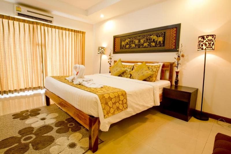 Sinsuvarn Airport Suite 5