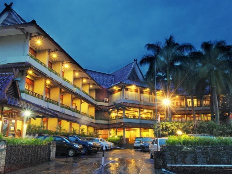 Tirtagangga Hotel photo 1