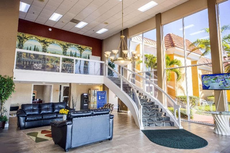 Quality Inn & Suites Conference Center 3