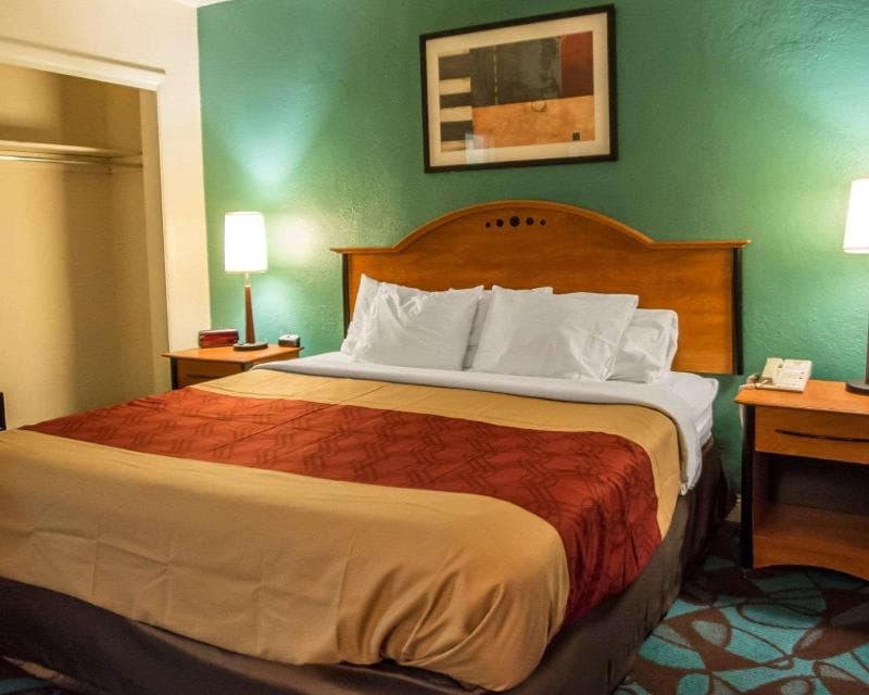 Econo Lodge Hollywood photo 1