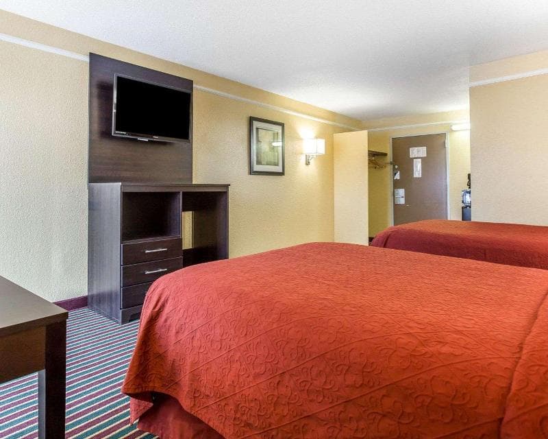 Quality Inn & Suites 2