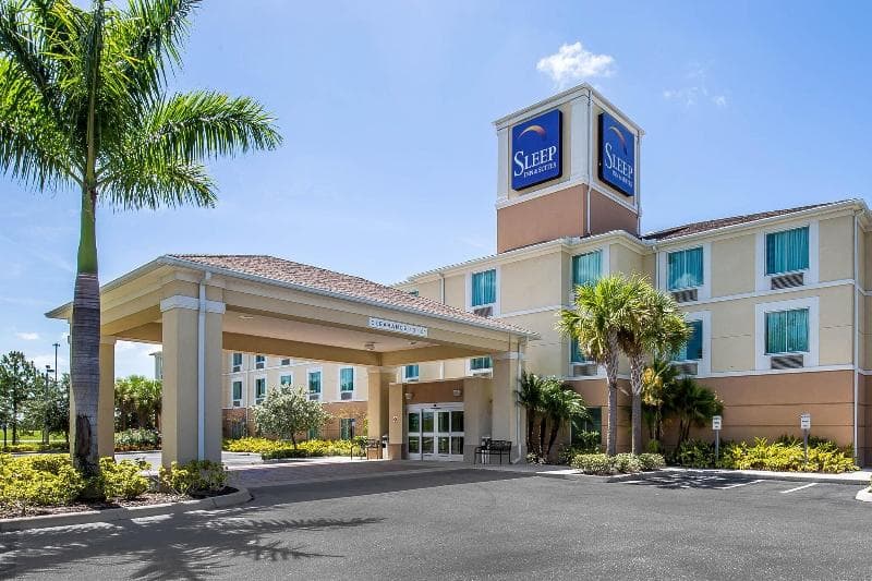 Sleep Inn & Suites 5