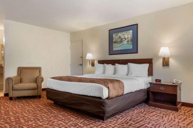 Quality Inn At Town Center 4