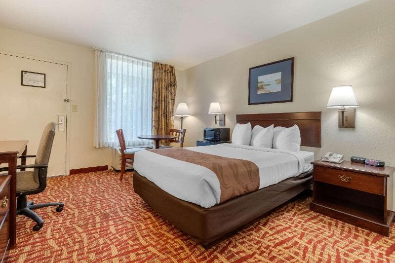 Quality Inn At Town Center 5