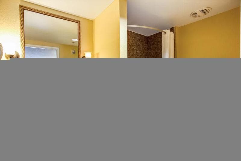 Comfort Suites Ocala photo 1