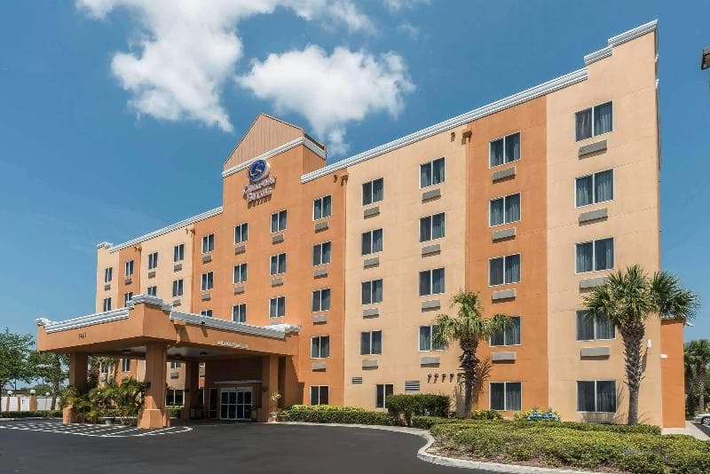 Comfort Suites Tampa Airport North 3