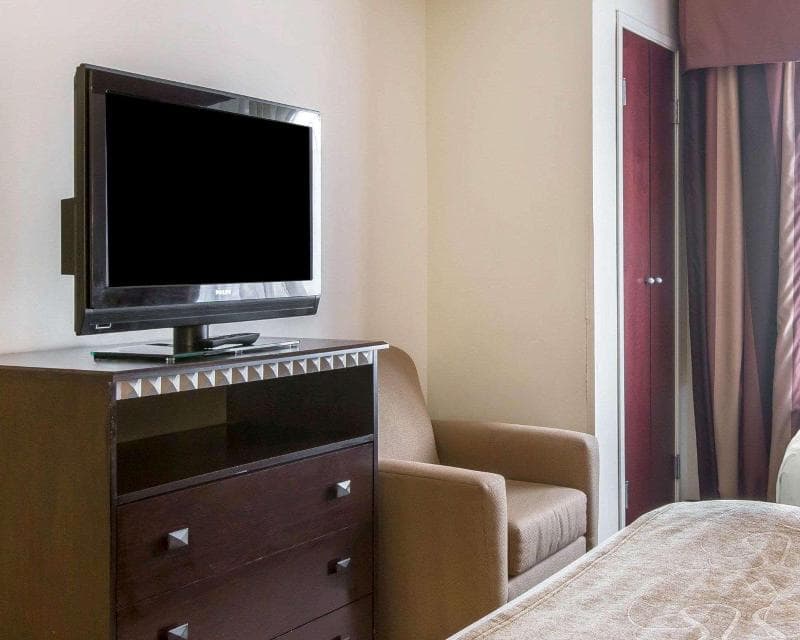 Comfort Suites Atlanta Airport 5