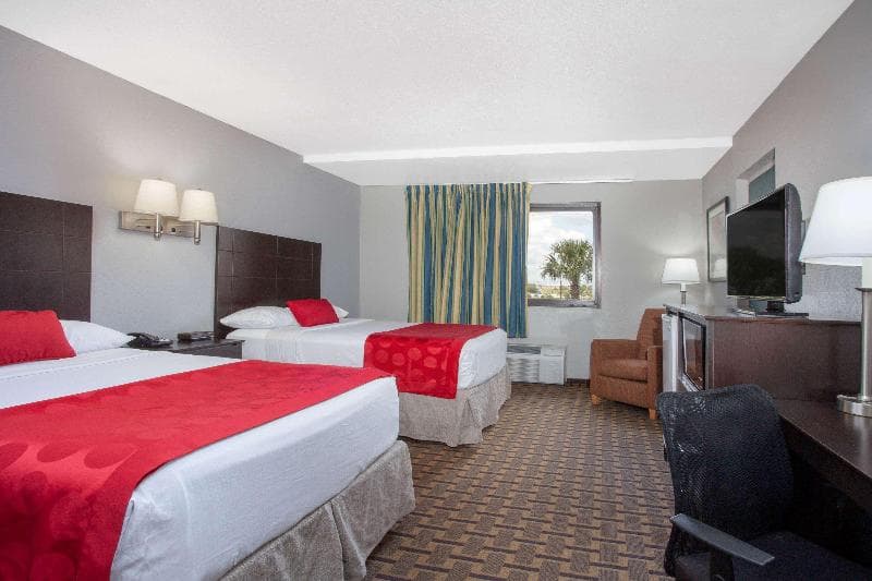 Ramada by Wyndham Davenport Orlando South photo 1
