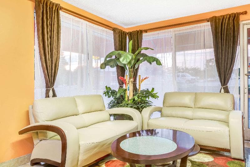Super 8 by Wyndham Raleigh 3