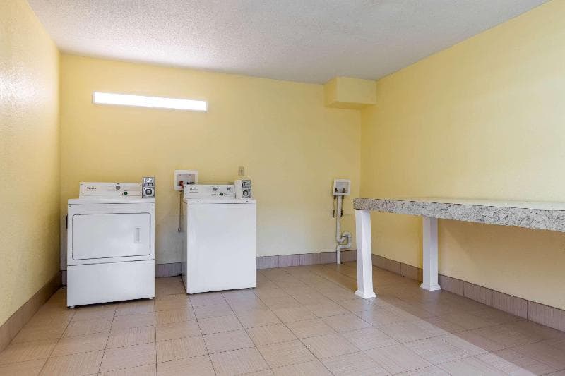 Quality Inn West Columbia 3