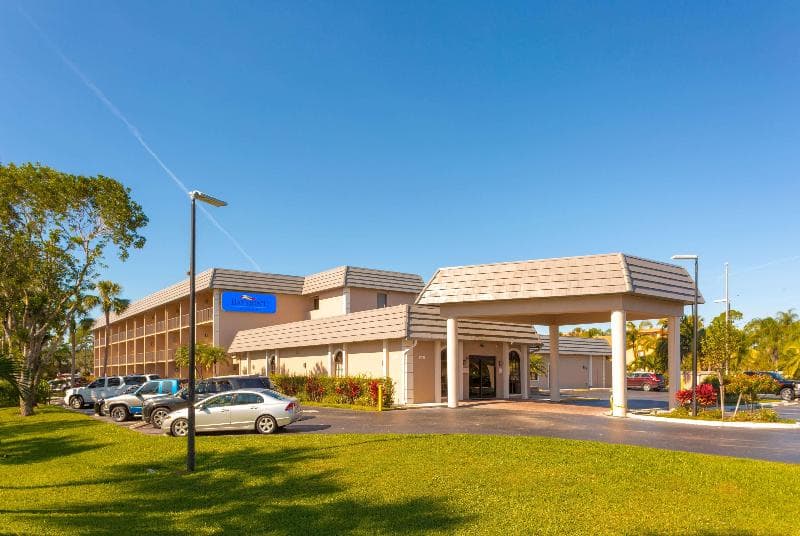 Baymont by Wyndham Bonita Springs Naples North photo 1